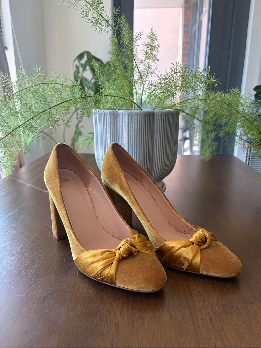 J Crew - Made in Italy - Velvet Block Heels, Satin Knot, Gold / Mustard, Sz 8.5
